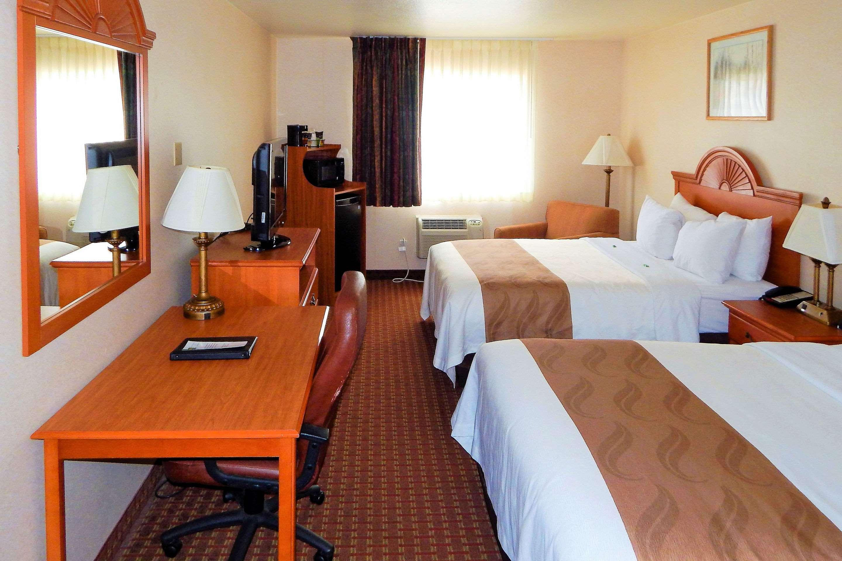Spark By Hilton Sheridan Extérieur photo