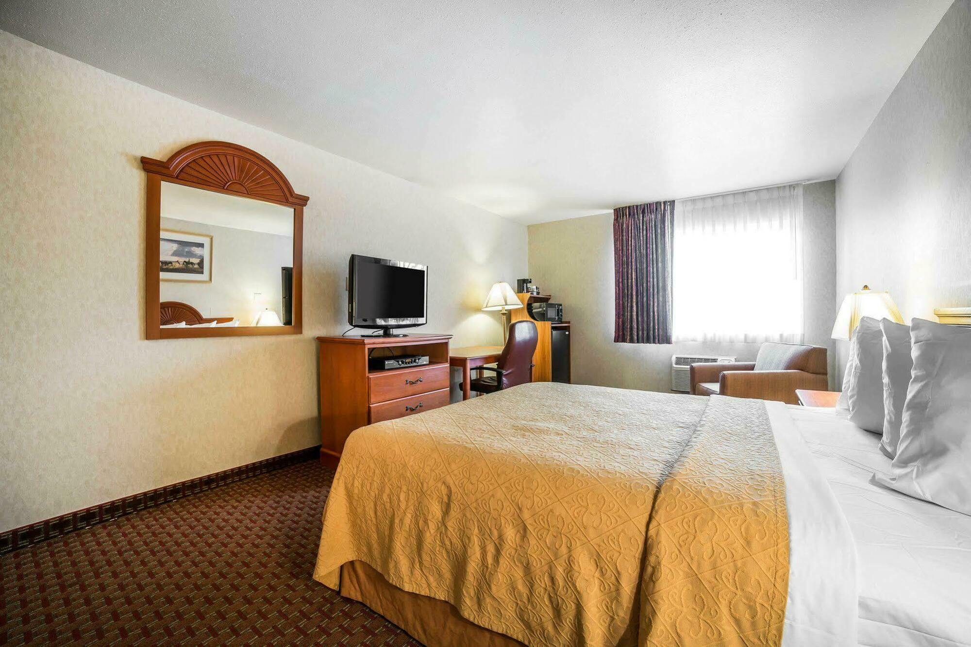 Spark By Hilton Sheridan Extérieur photo